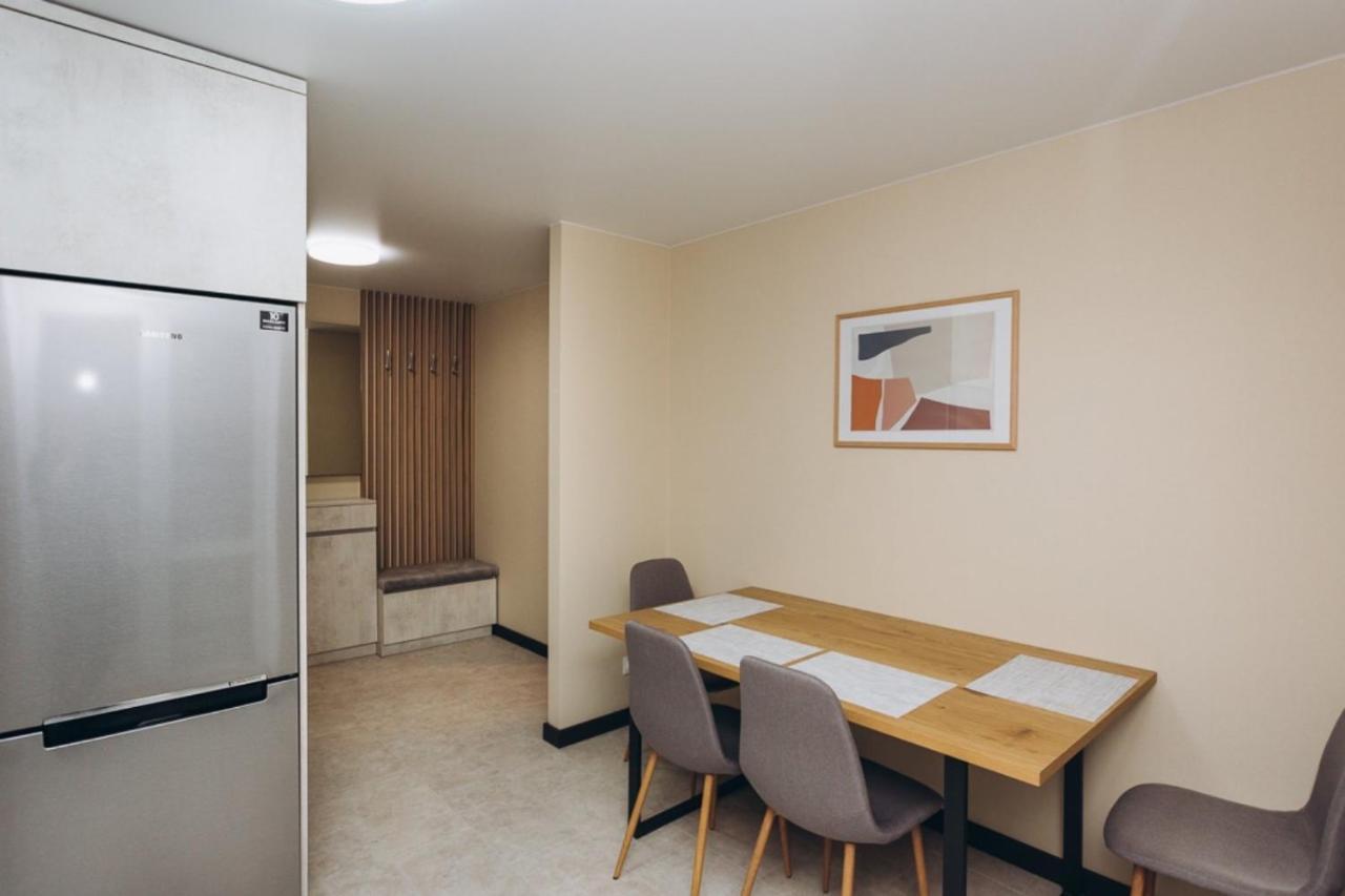 Ferienwohnung Vip Flat Lavina Проспект М Лушпи 2 Корп2 Sumy Exterior foto